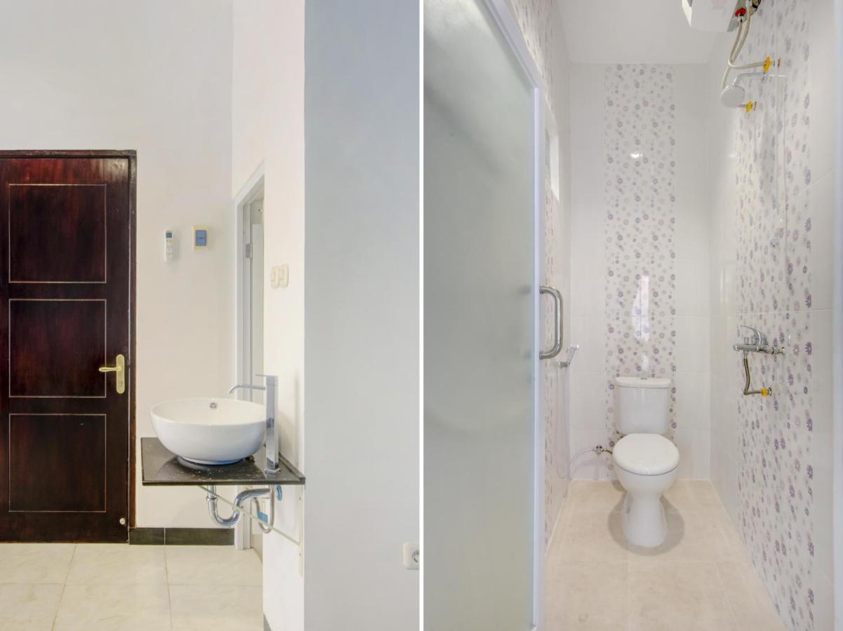 Oyo Life 3987 Kost Aditya Surabaya Buitenkant foto
